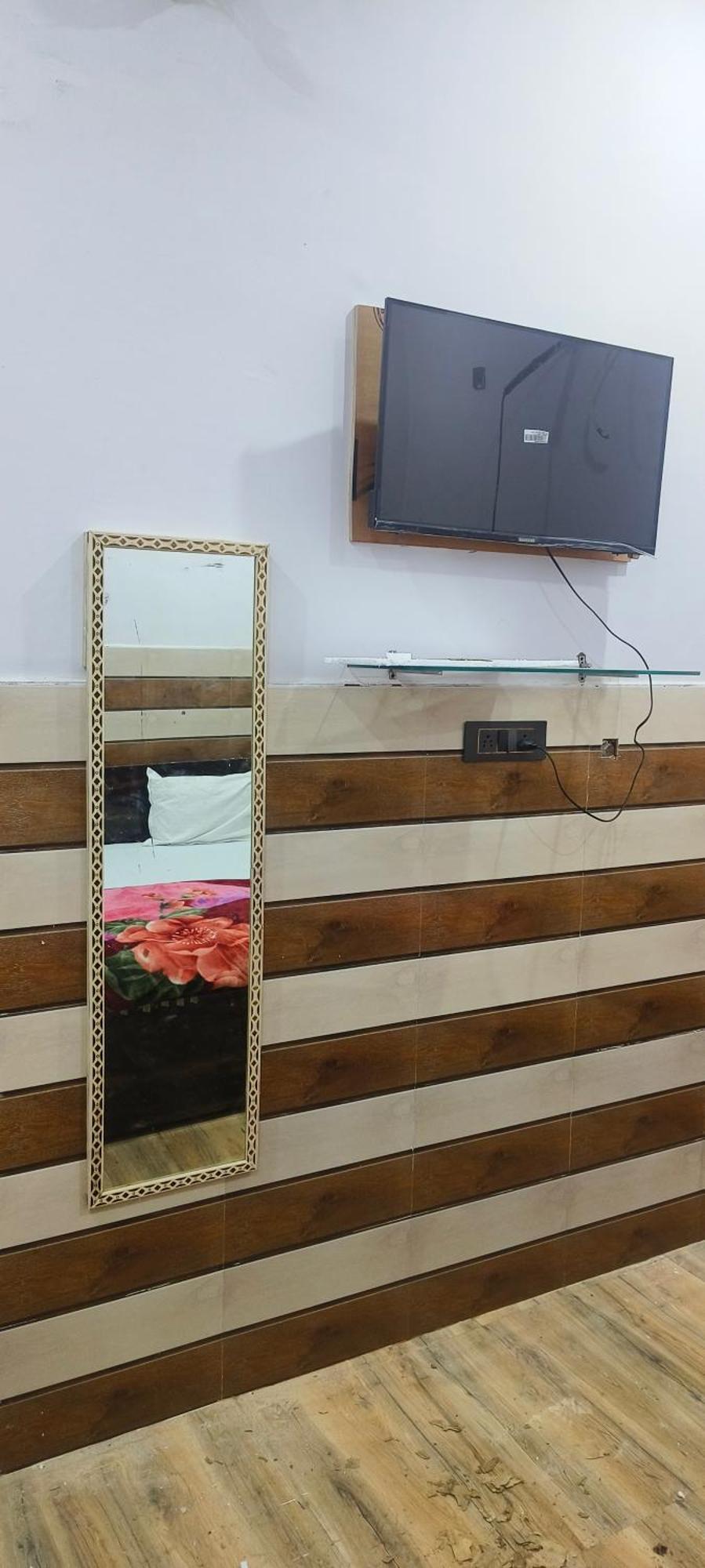 K.D.Dham Near Prem Mandir1 Hotel Vrindavan Bagian luar foto