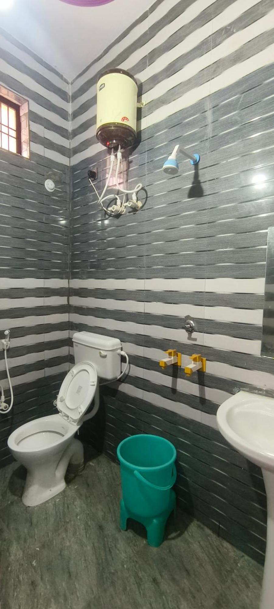 K.D.Dham Near Prem Mandir1 Hotel Vrindavan Bagian luar foto