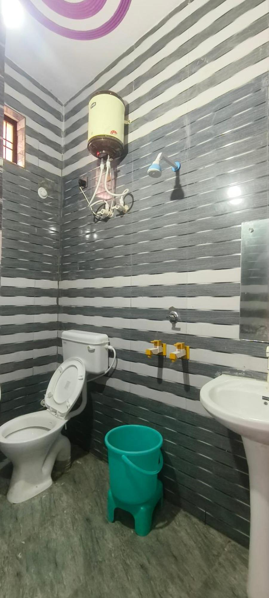 K.D.Dham Near Prem Mandir1 Hotel Vrindavan Bagian luar foto