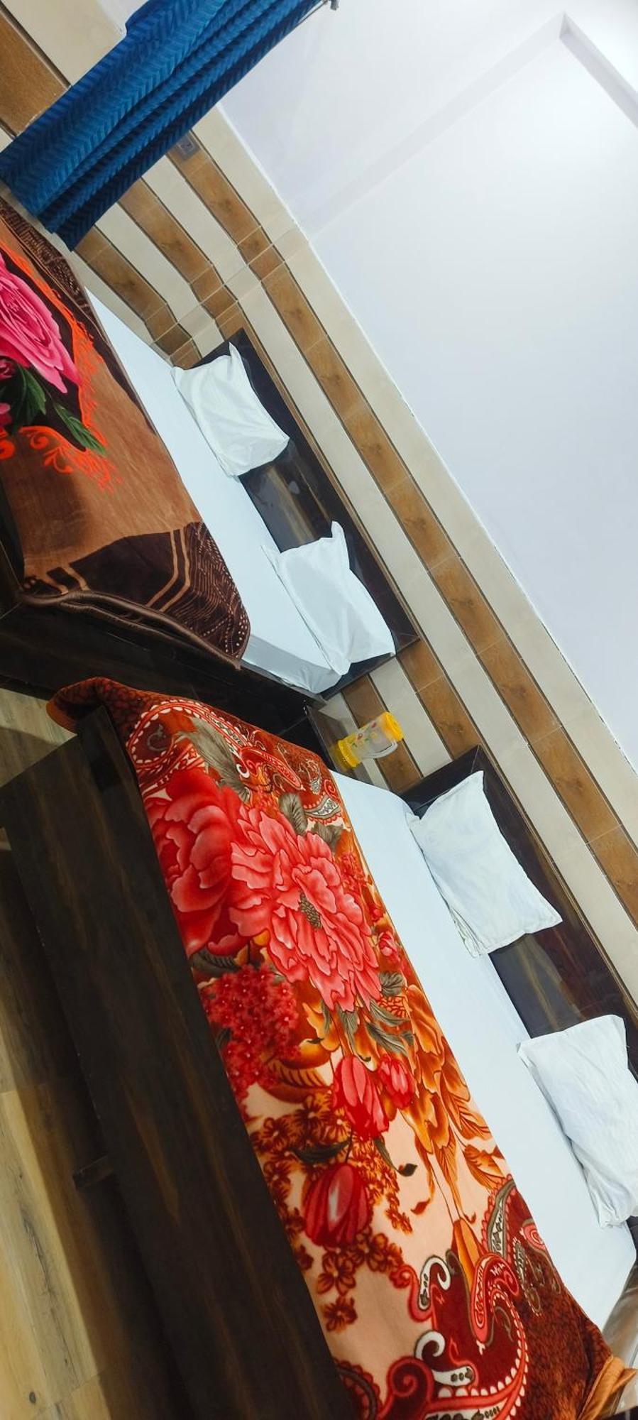 K.D.Dham Near Prem Mandir1 Hotel Vrindavan Bagian luar foto