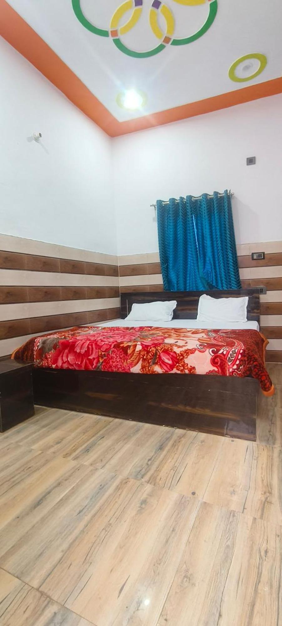 K.D.Dham Near Prem Mandir1 Hotel Vrindavan Bagian luar foto
