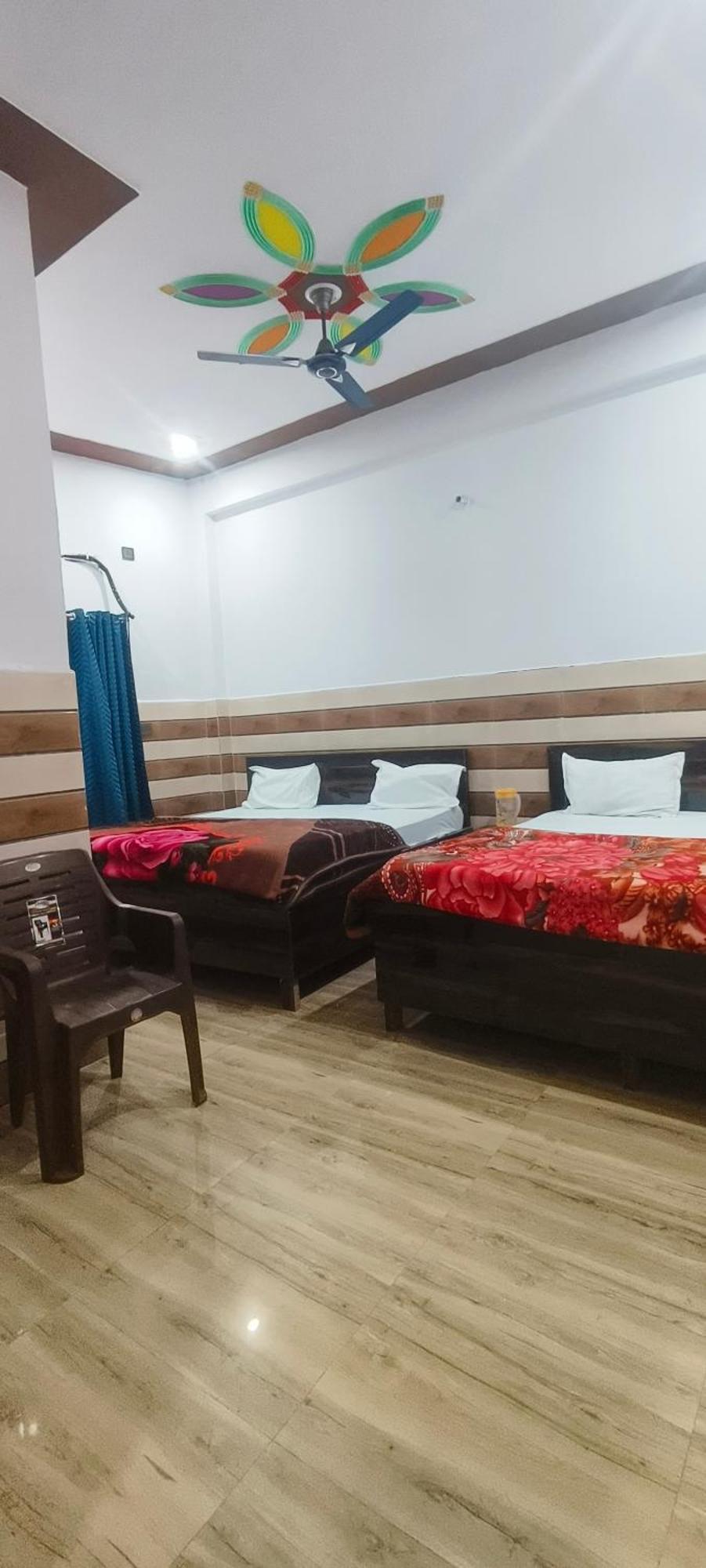 K.D.Dham Near Prem Mandir1 Hotel Vrindavan Bagian luar foto