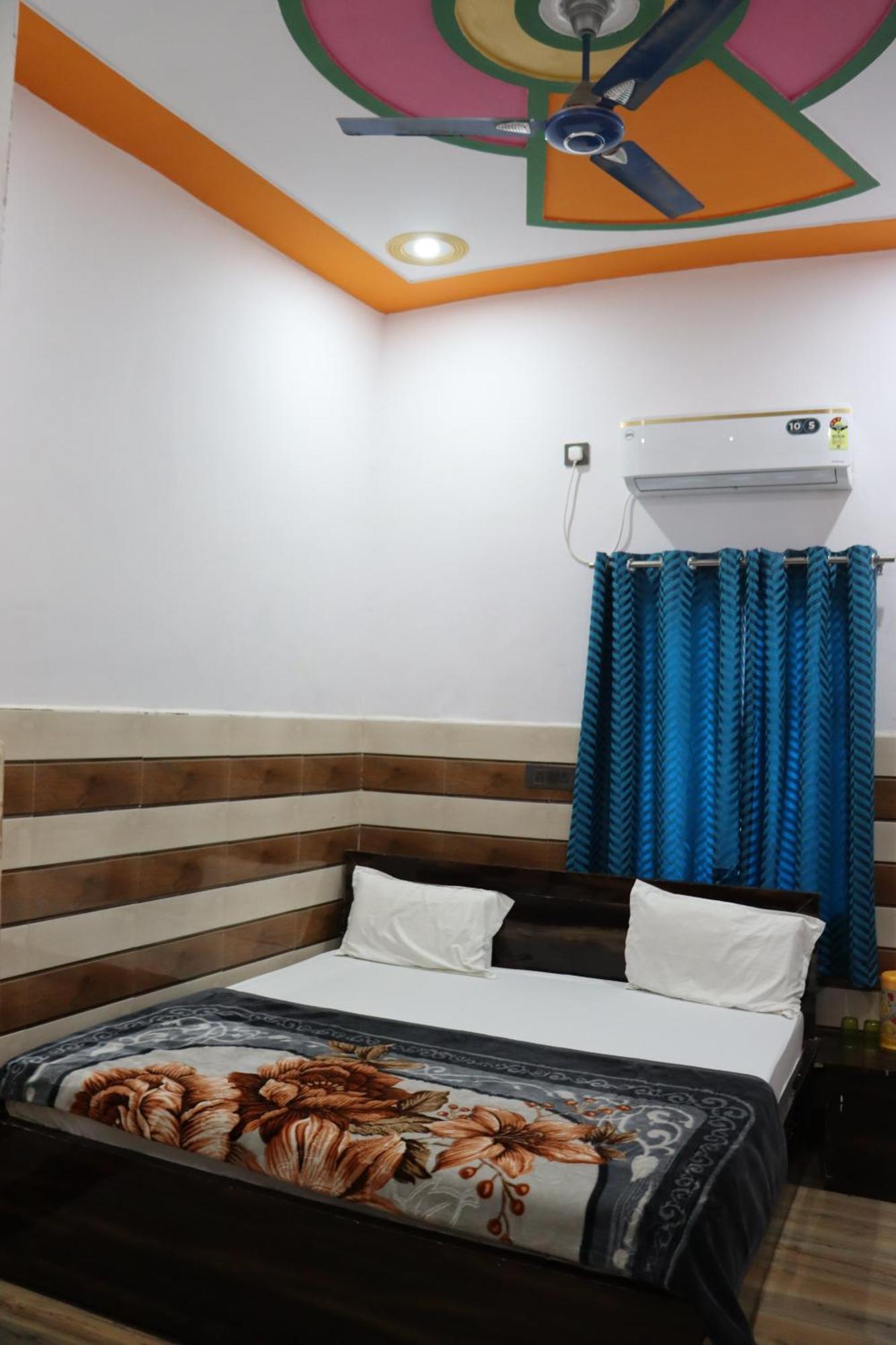 K.D.Dham Near Prem Mandir1 Hotel Vrindavan Bagian luar foto